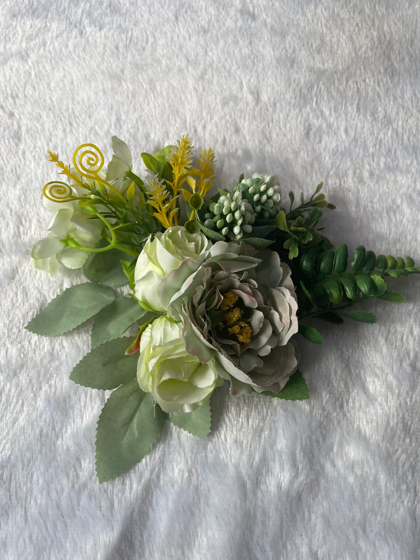 Cream Rose Flower Bunch