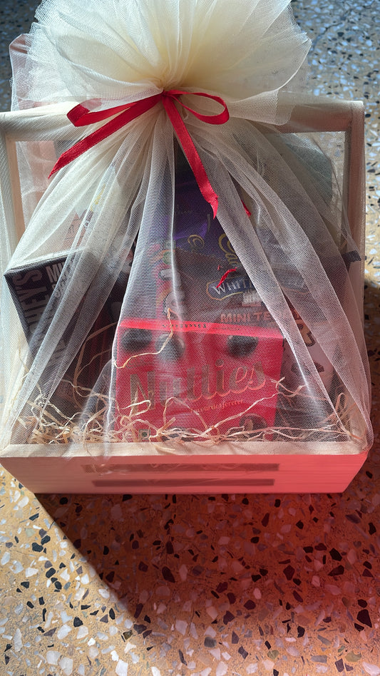Chocolates & Goodies Hamper Set