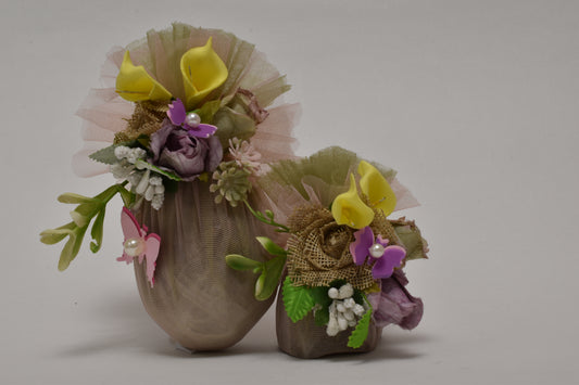 Brown Burlap Yellow Lily Gut Nariyal Set