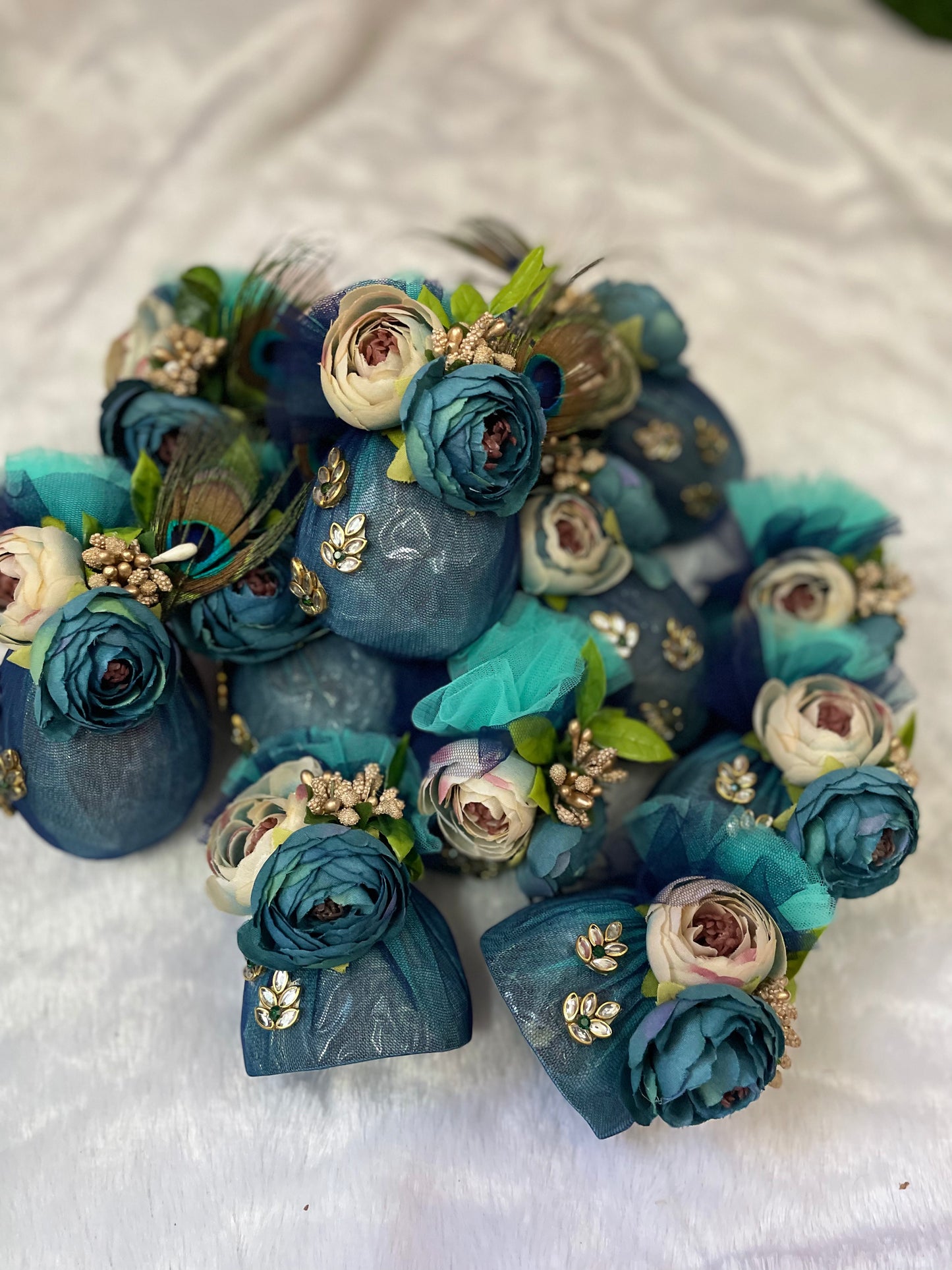 Blue Peacock Feather Gut Nariyal Set