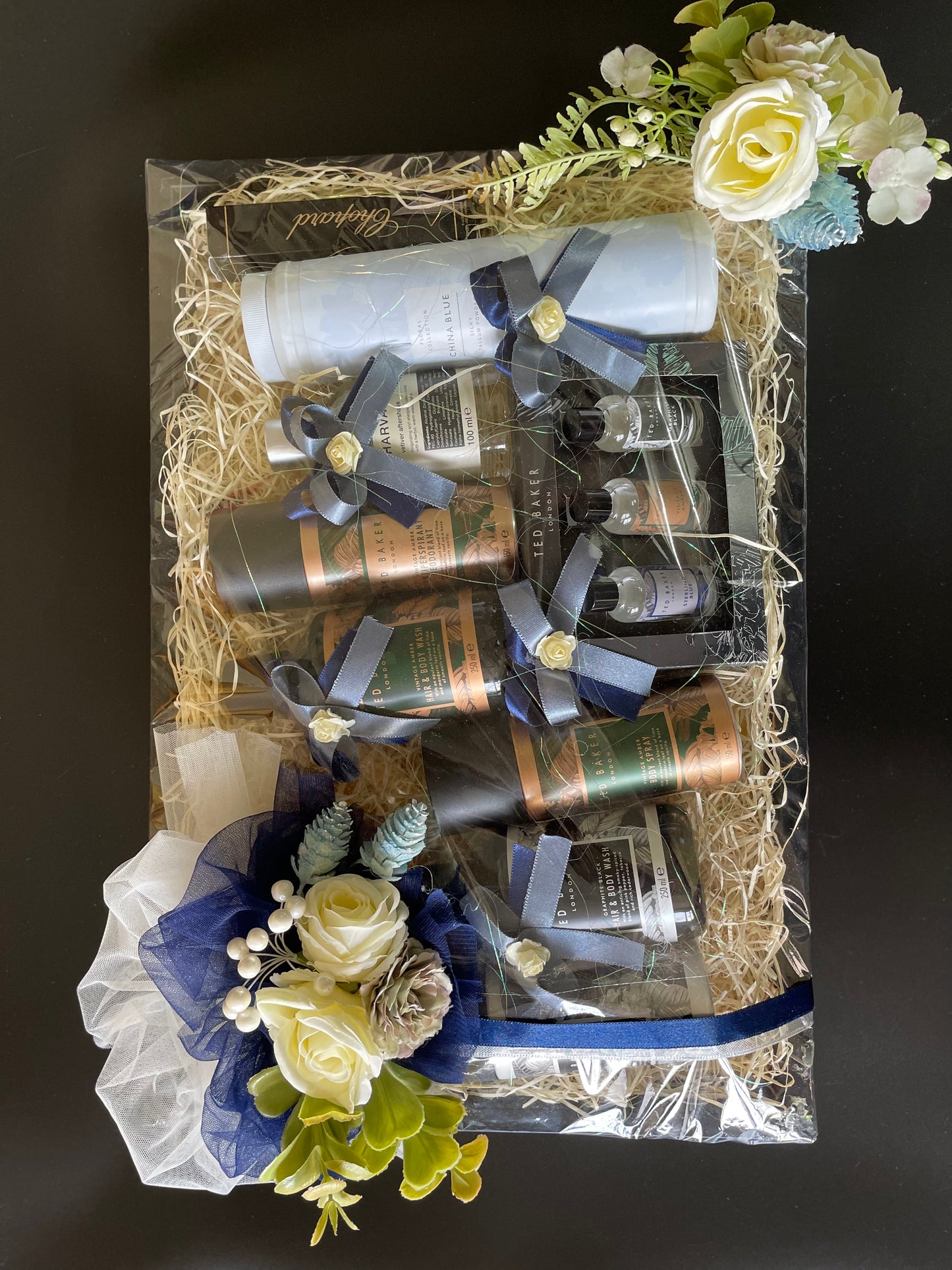 Trosseau Packed Gents Toiletaries Hamper